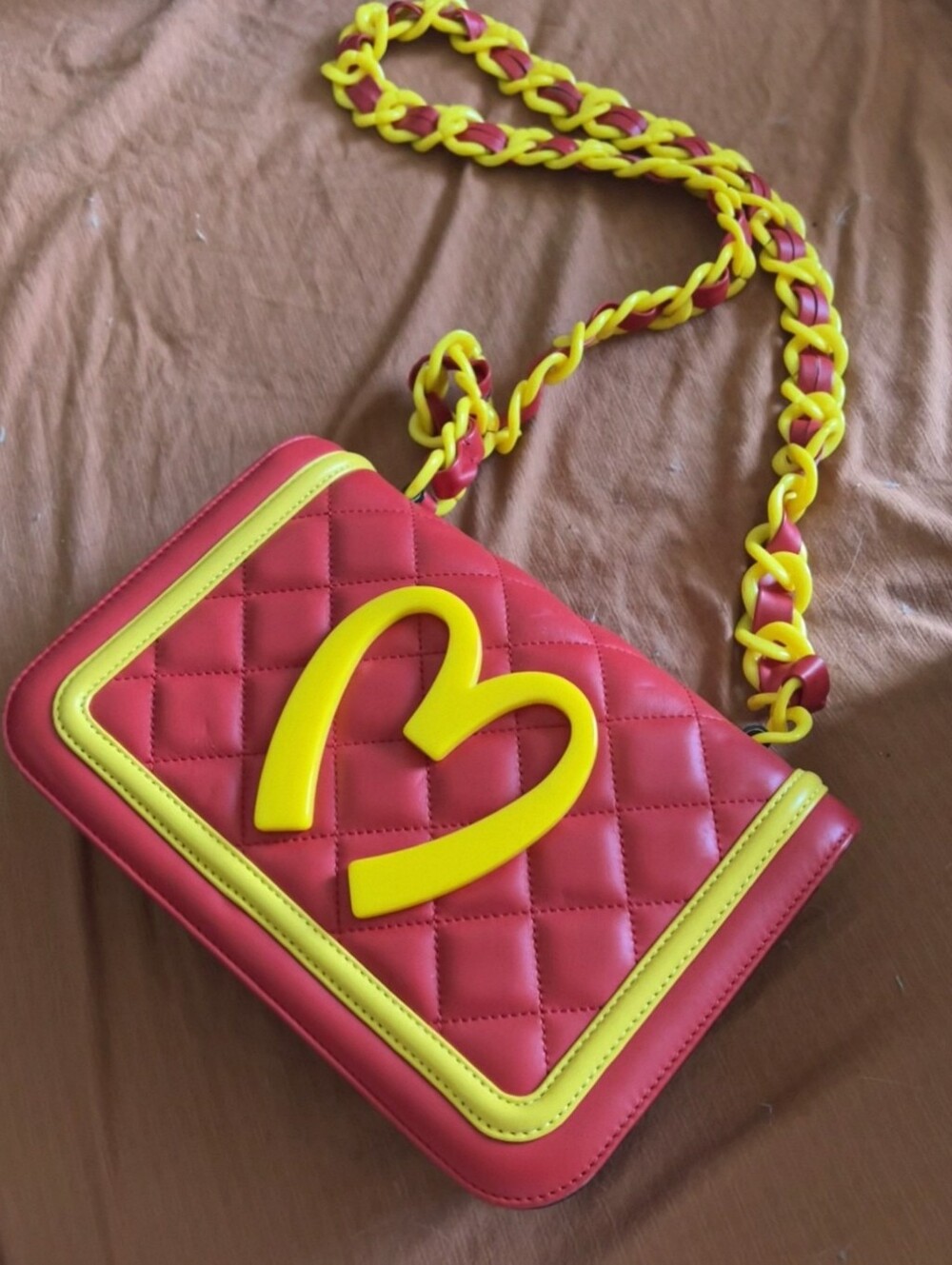 - Authentic Moschino Jeremy Scott McDonald’s Quilted Leather Crossbody bag - Picture 2 of 6